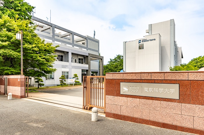 キャンパスの外観1