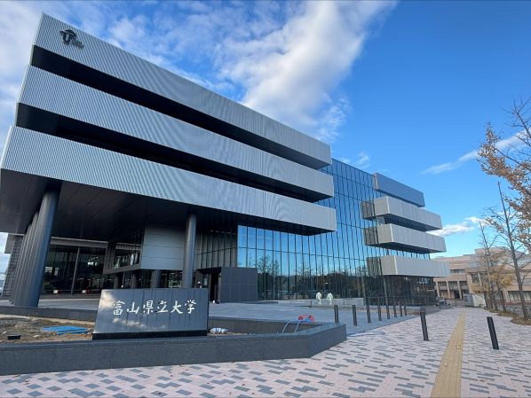 キャンパスの外観1