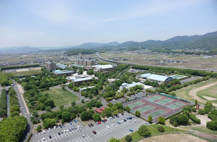 キャンパスの外観1